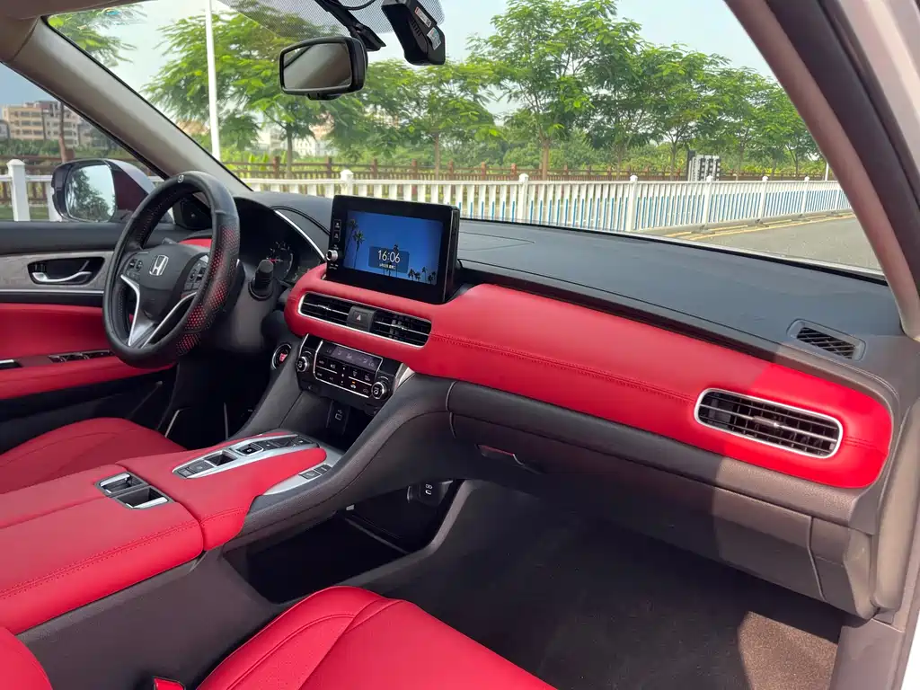 Avancier 370 TURBO 2 WD Luxury