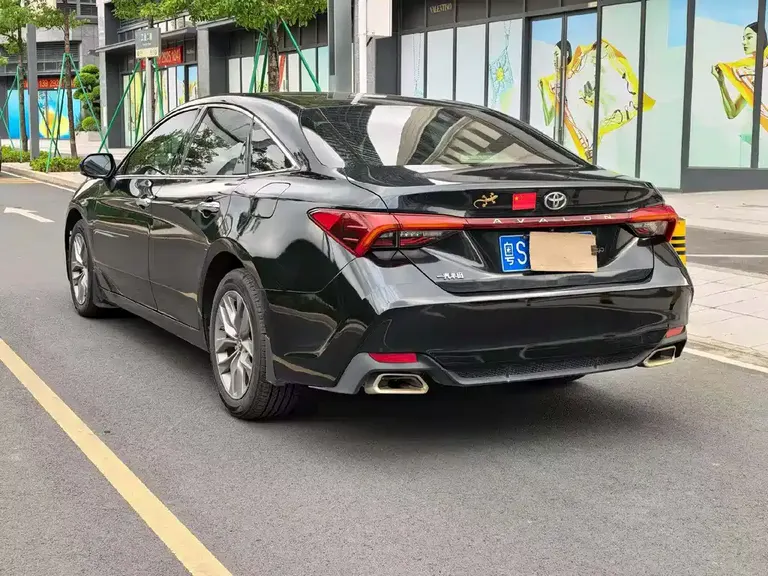 Toyota Avalon 2.0 L Luxury CN-VI