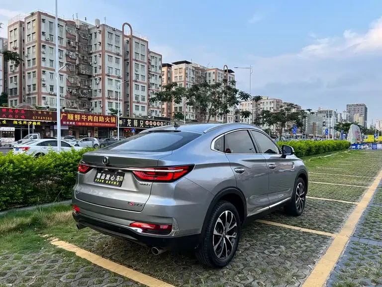 Changan CS85 Coupe 1.5 T DCT Motion CN-VI