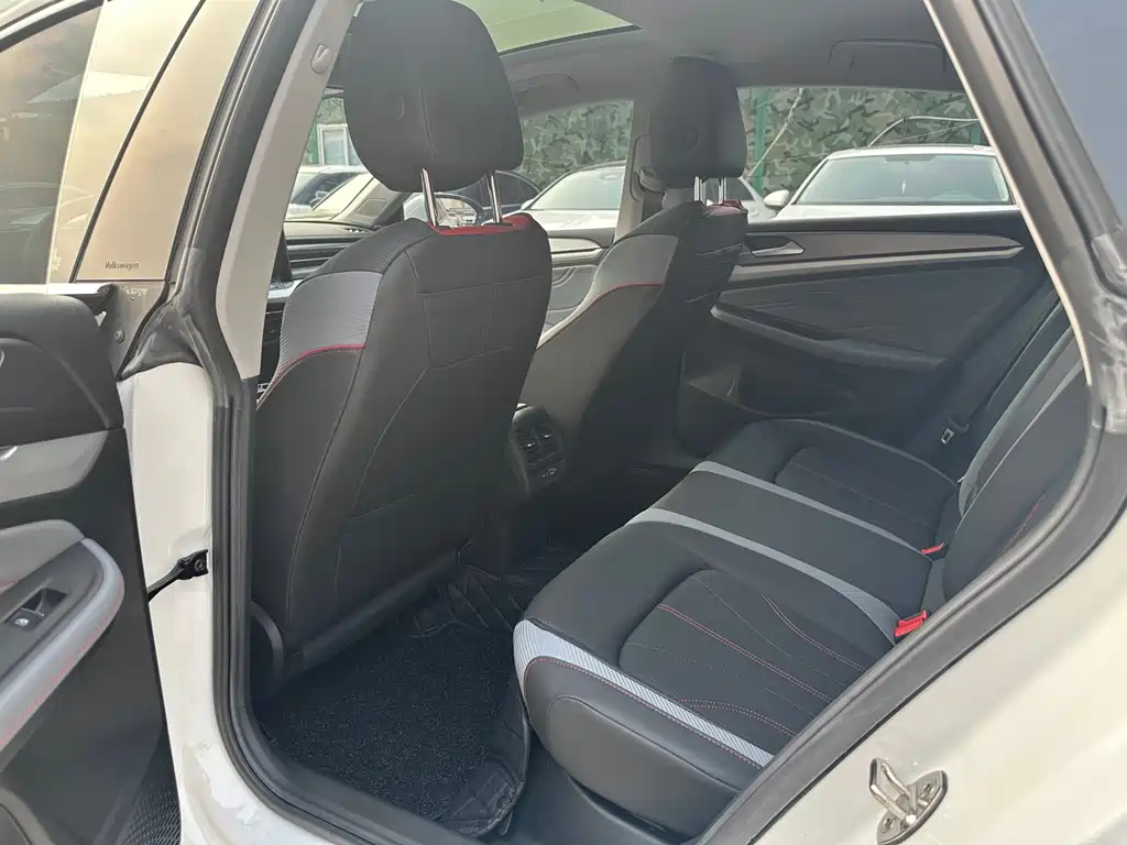 Lamando Lamando L 280 TSI DSG Spicy Cool
