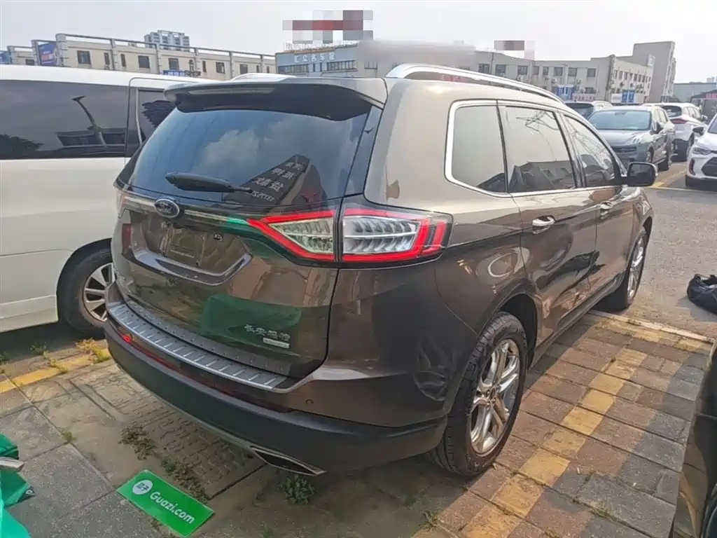 Edge EcoBoost 245 2 WD Grand Sharp 7-seat