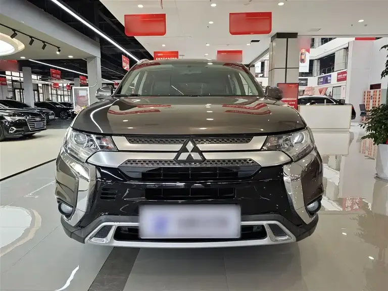 Mitsubishi Outlander 2.0 L 2 WD Smooth Enjoyment 5-seat CN-VI