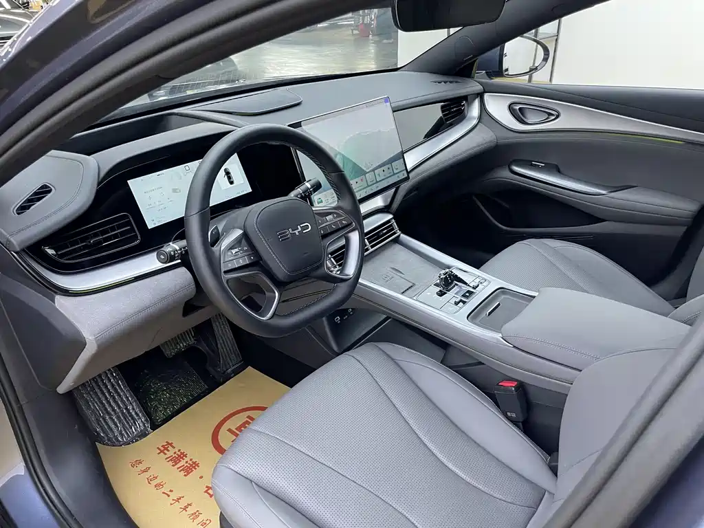 Seal 07 DM-i Smart Drive DM-i 1.5 L 125 km Distinguished