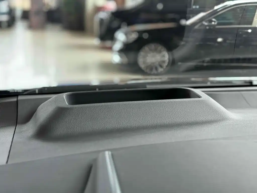 Lexus LM 350 h 7-seat Elegant