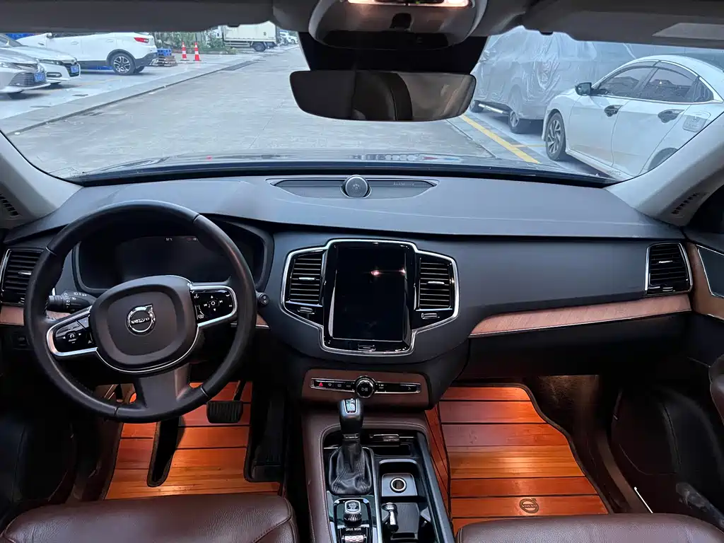 Volvo XC90 Facelift T6 Smart Ease Luxury 7-seat