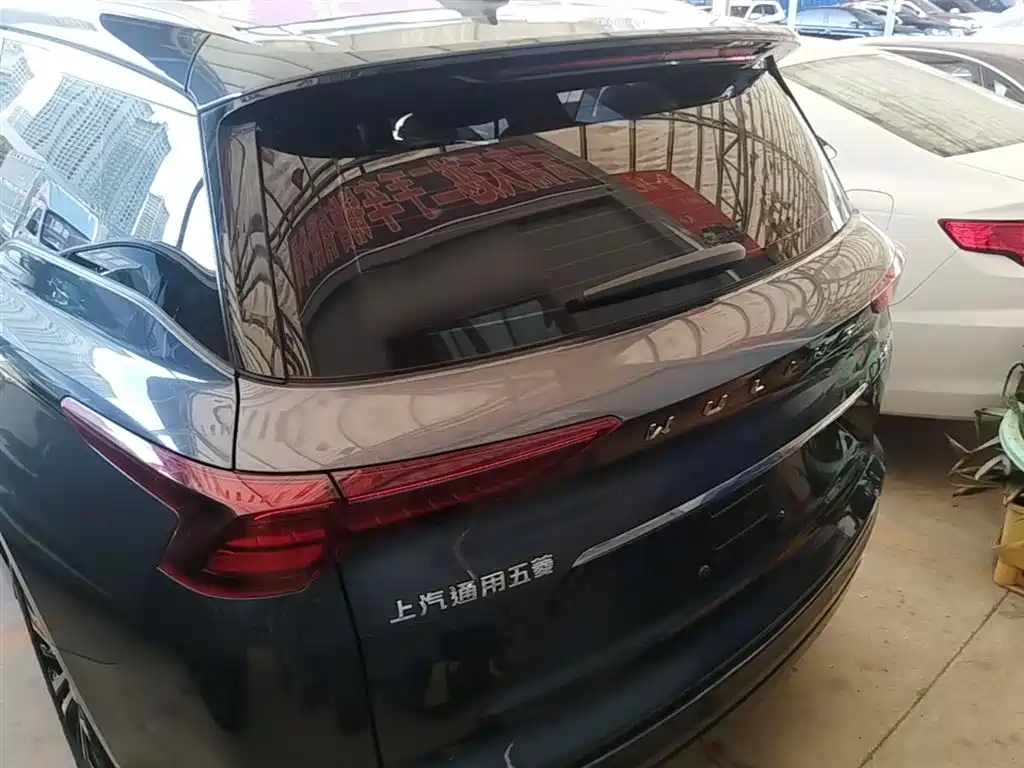 Wuling Victory 1.5 T CVT Flagship