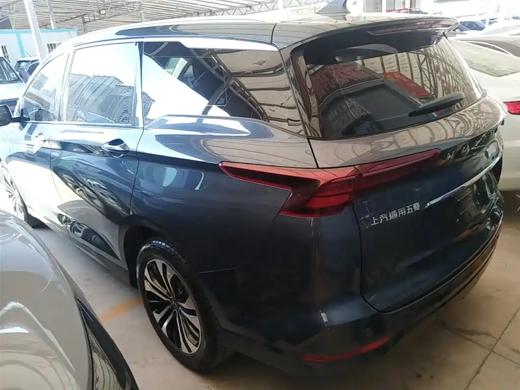 Wuling Victory 1.5 T CVT Flagship