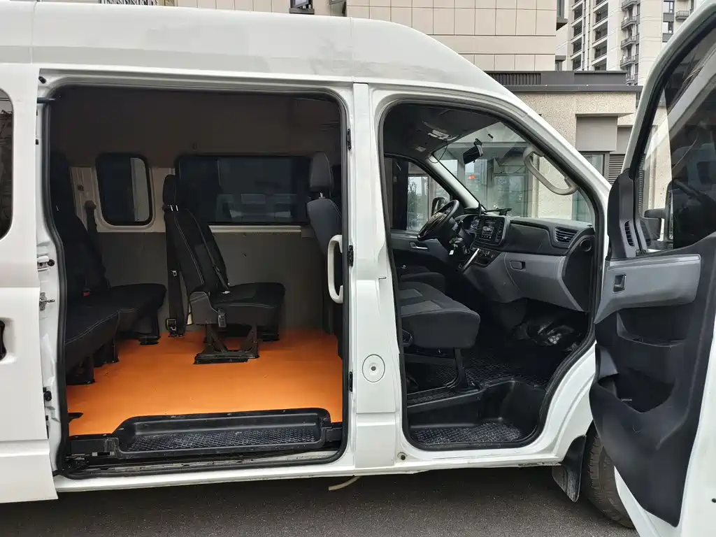 Xintu V80 Aoyuntong 6 AMT LWB Mid Roof 147 Ps 6 7 8 9-seat