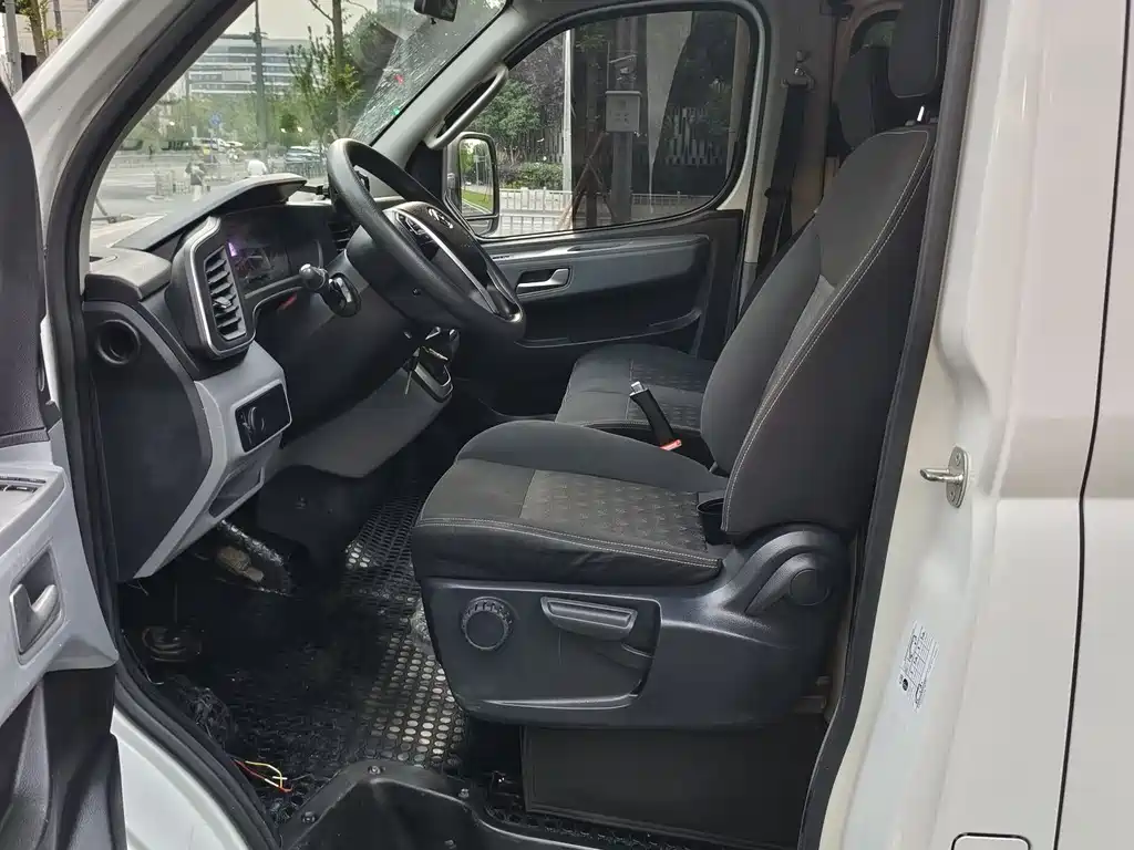 Xintu V80 Aoyuntong 6 AMT LWB Mid Roof 147 Ps 6 7 8 9-seat