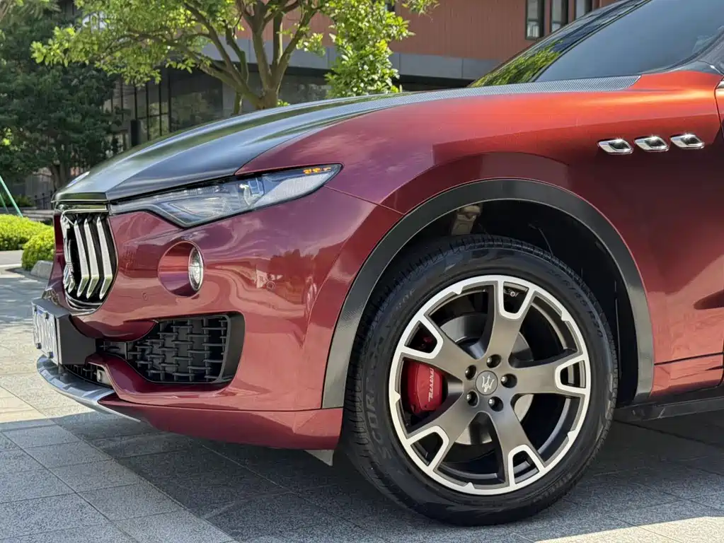 Levante 3.0 T Standard