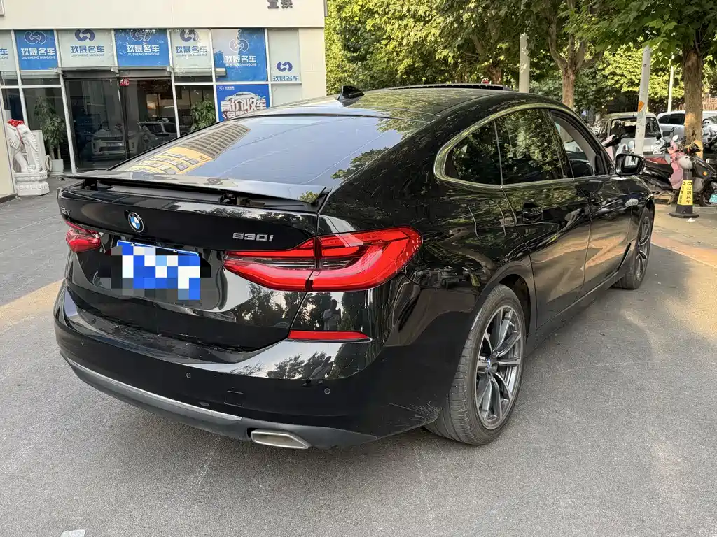 BMW 6 Series GT 630 i Luxury Design Package
