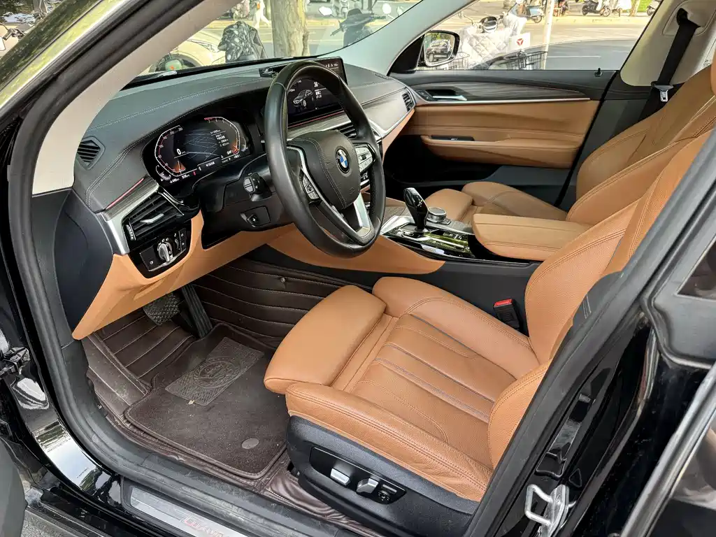 BMW 6 Series GT 630 i Luxury Design Package