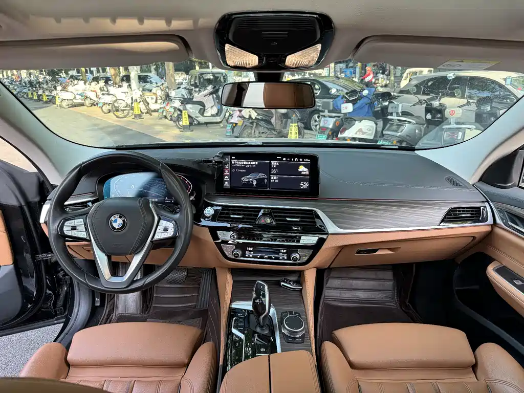 BMW 6 Series GT 630 i Luxury Design Package