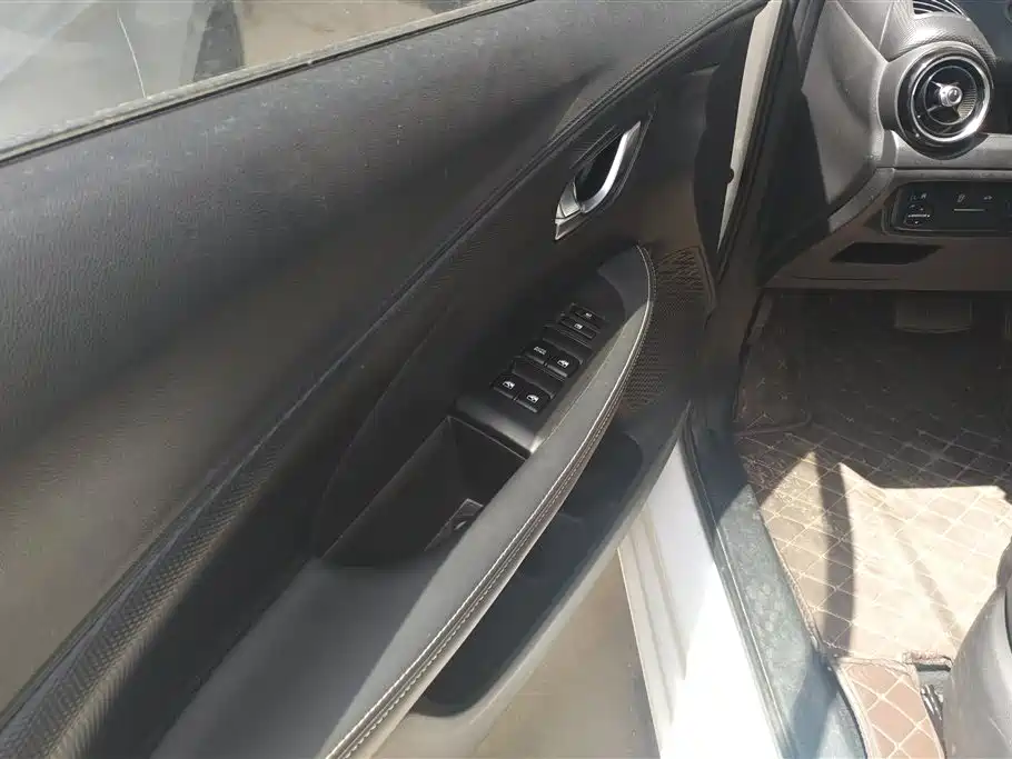 Yuexiang 1.5 L DCT Luxury CN-VI