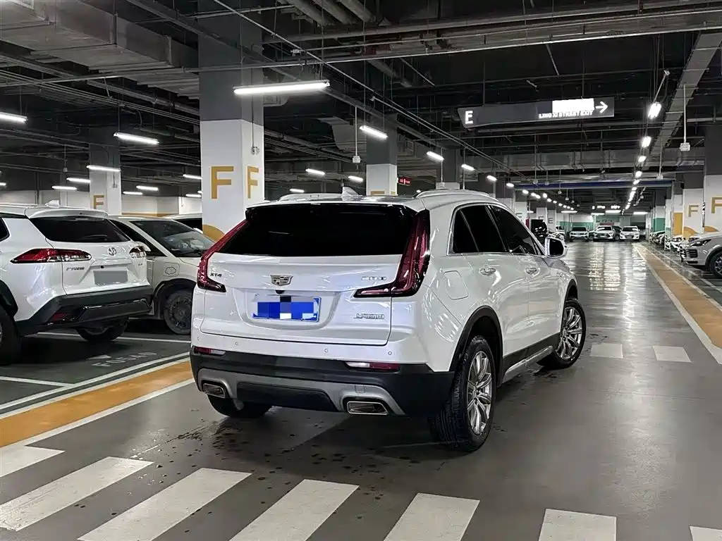 Cadillac XT4 Facelift 28 T 2 WD Leading