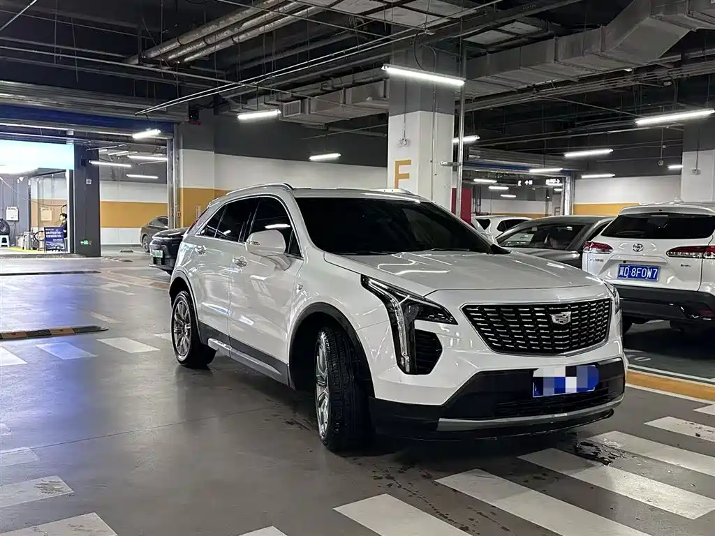 Cadillac XT4 Facelift 28 T 2 WD Leading