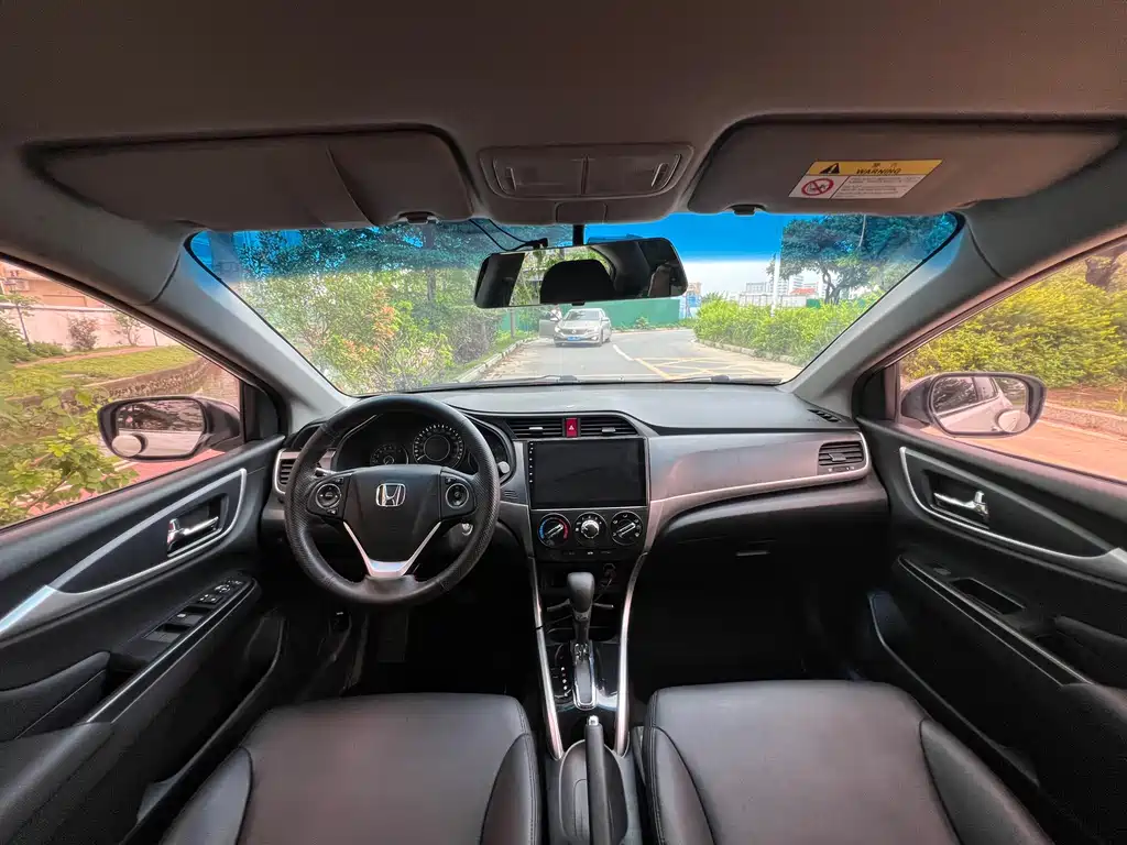 Crider 1.8 L CVT Comfort Special