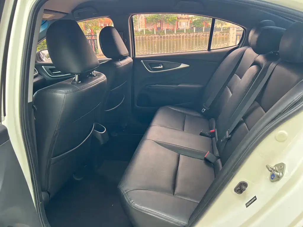 Crider 1.8 L CVT Comfort Special