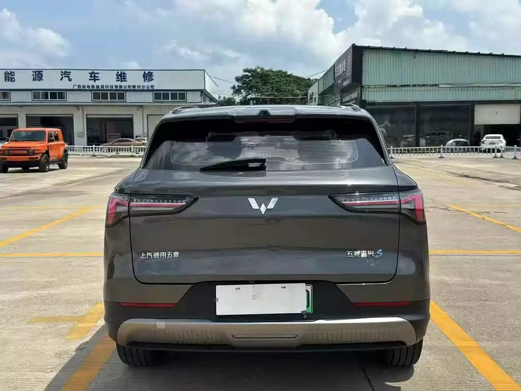 Wuling Starlight S 130 km Flagship