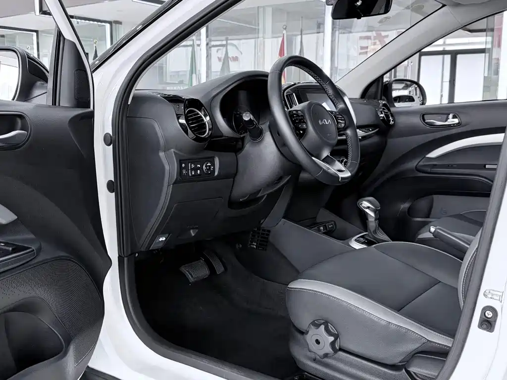 Stonic 1.4 L CVT Sunroof