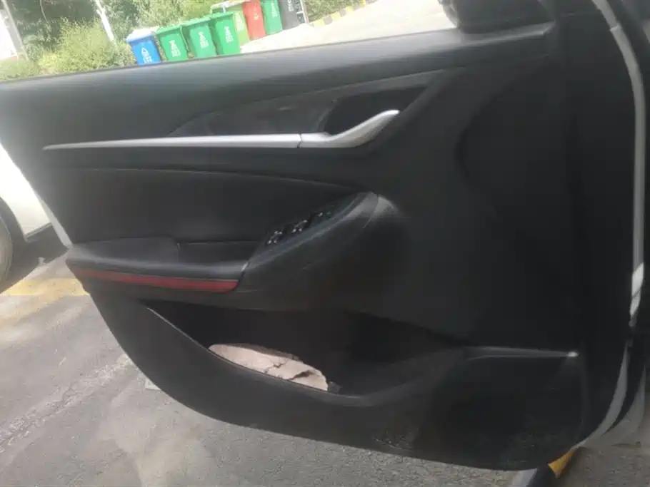 Eado PLUS 1.6 L GDI Manual Luxury