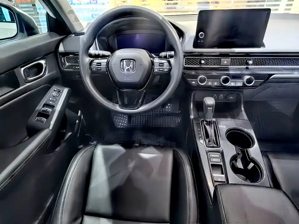 Integra 240 TURBO CVT Tech