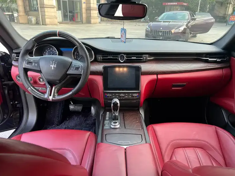 Maserati Quattroporte 3.0 T Standard