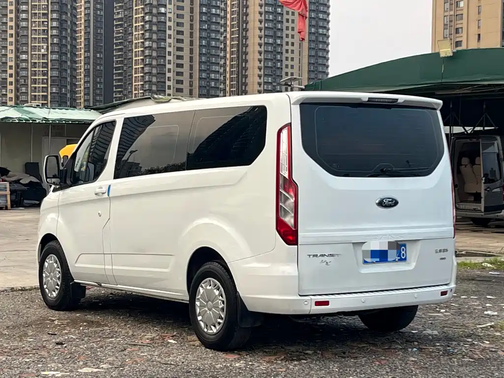 Transit 全顺 2019款 2.0 T柴油商旅型短轴低顶9座国VI