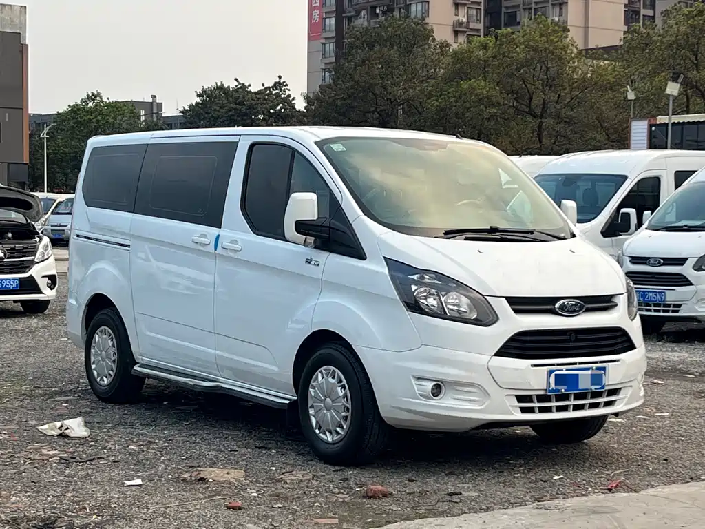 Transit 全顺 2019款 2.0 T柴油商旅型短轴低顶9座国VI