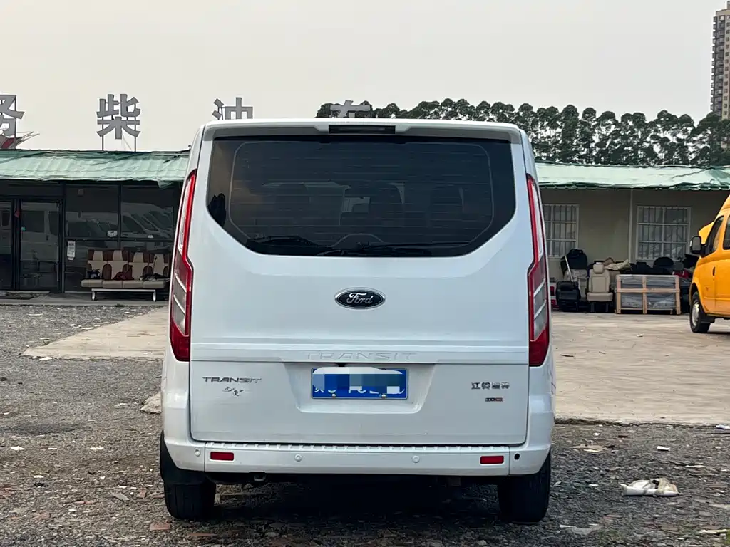 Transit 全顺 2019款 2.0 T柴油商旅型短轴低顶9座国VI