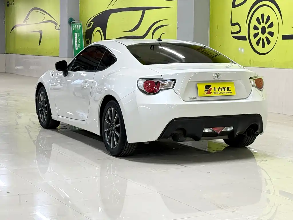 Toyota 86 2.0 L Auto Luxury