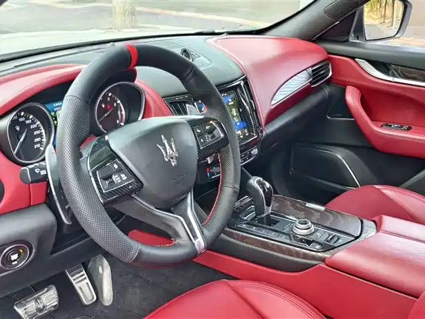Levante 3.0 T Standard