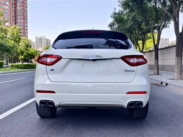 Levante 3.0 T Standard