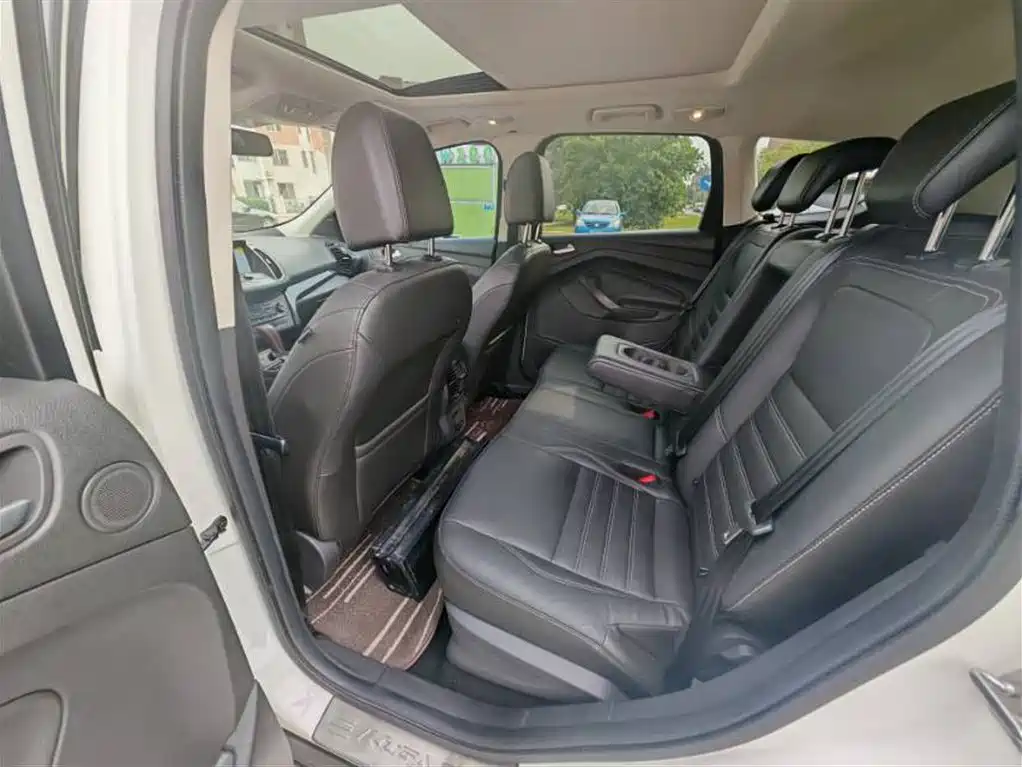 Kuga EcoBoost 245 4 WD Grand Wing