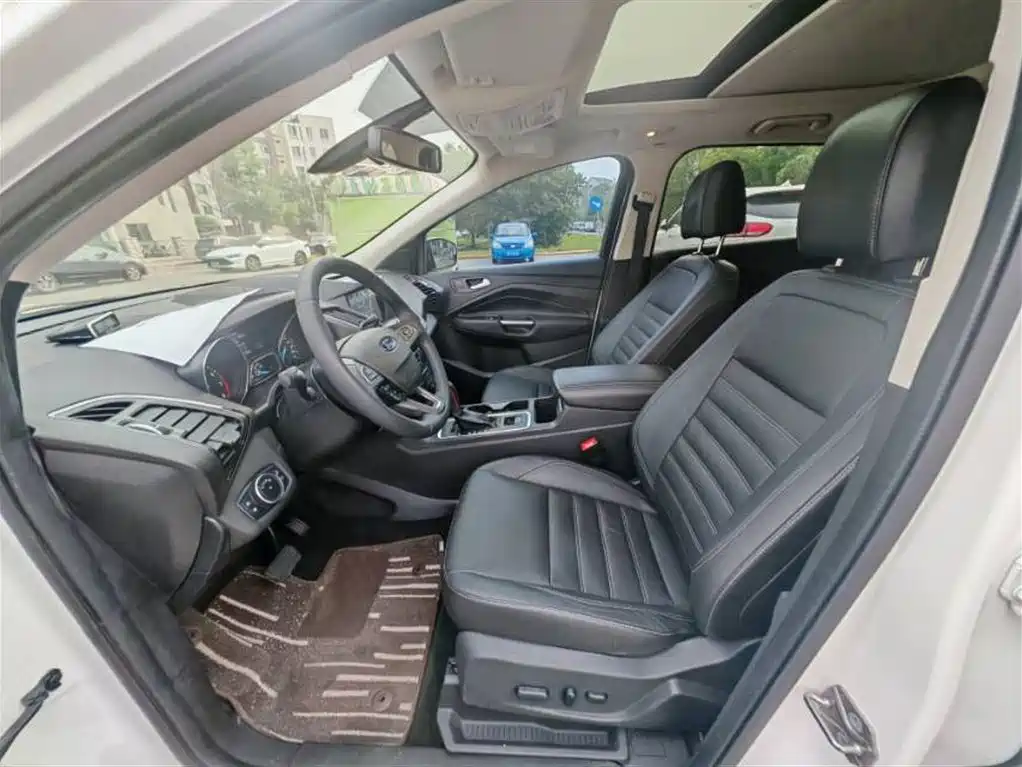 Kuga EcoBoost 245 4 WD Grand Wing