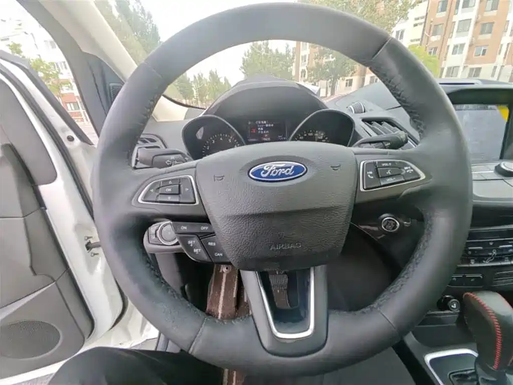 Kuga EcoBoost 245 4 WD Grand Wing