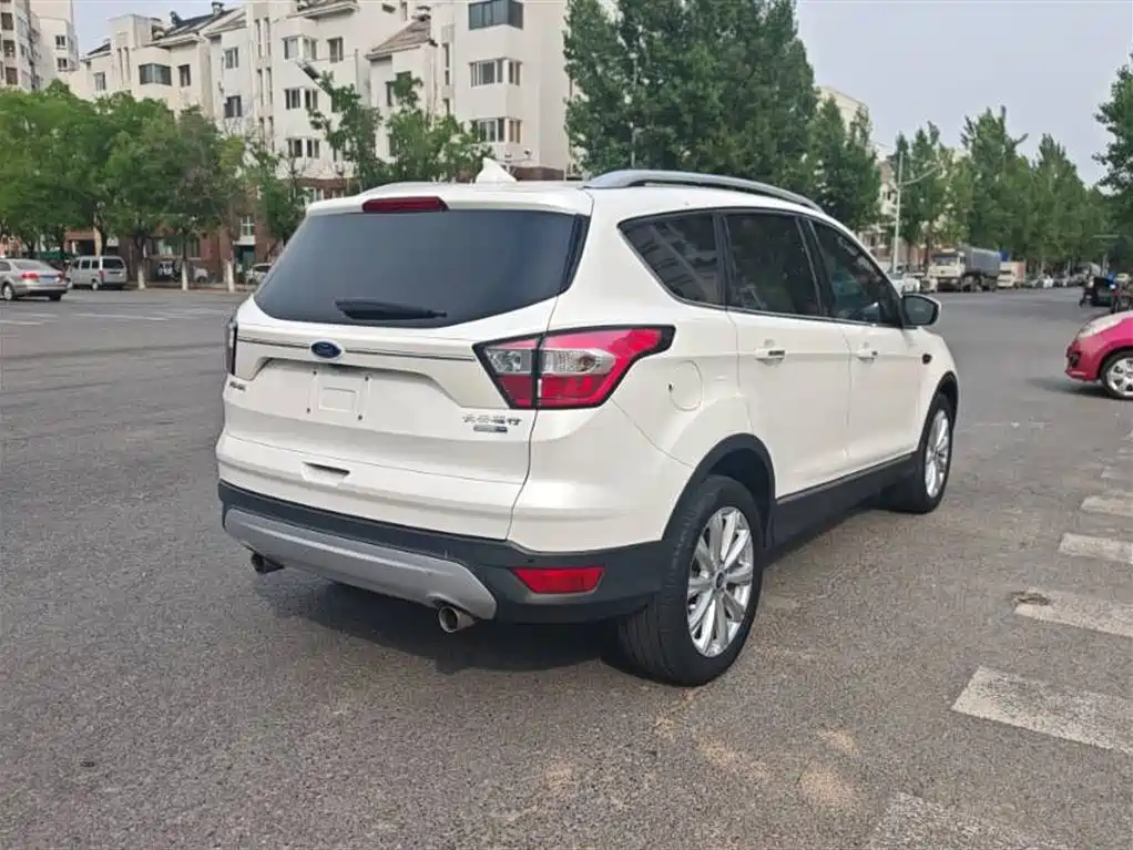 Kuga EcoBoost 245 4 WD Grand Wing
