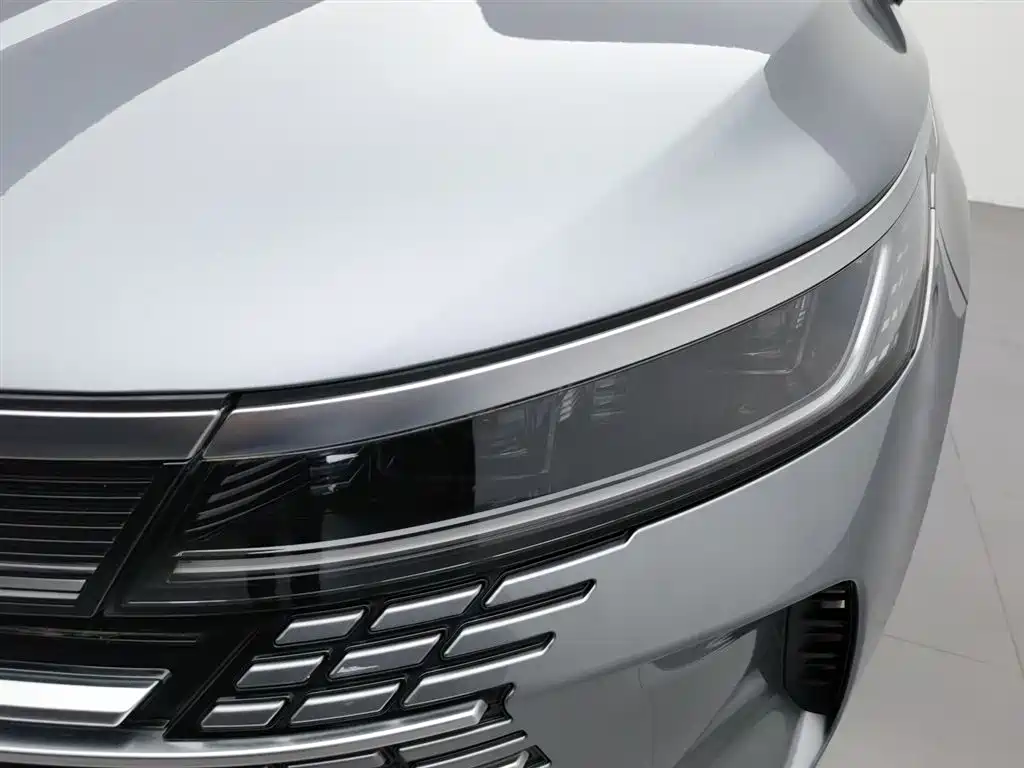 Destroyer 05 Glory DM-i 55 KM Luxury