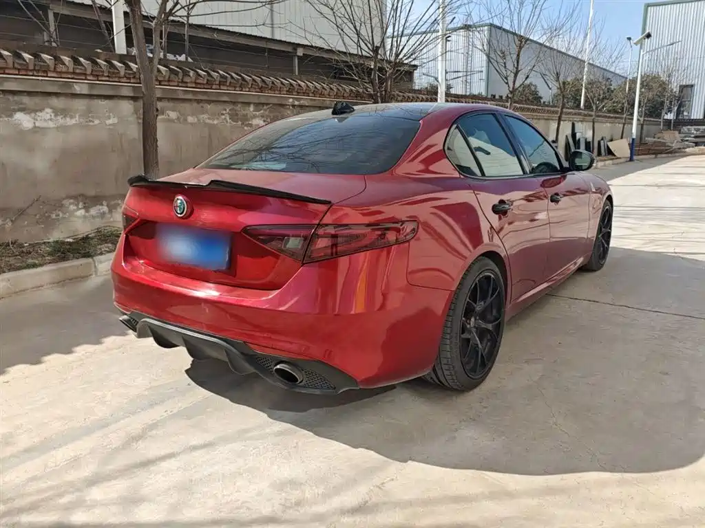 Giulia 2.0 T 280 HP Luxury