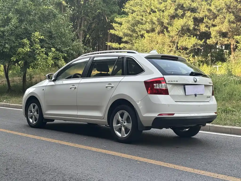 Rapid Spaceback 昕动 2014款 1.6 L 自动悦享版