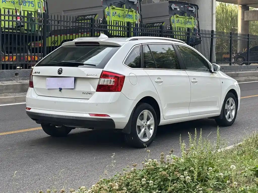 Rapid Spaceback 昕动 2014款 1.6 L 自动悦享版