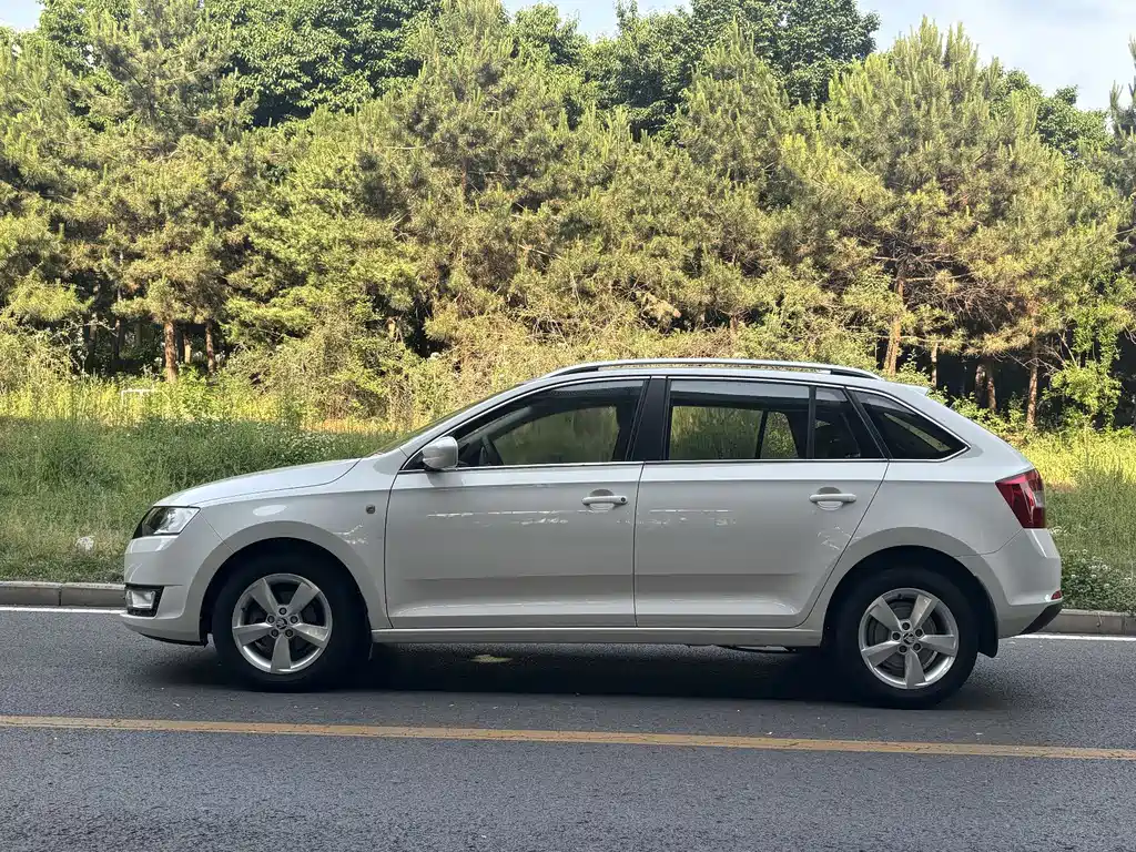 Rapid Spaceback 昕动 2014款 1.6 L 自动悦享版