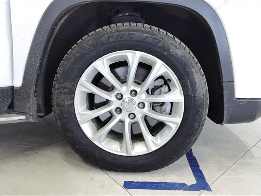 Cherokee 2.0 T 2 WD Smart Enjoyment CN-V