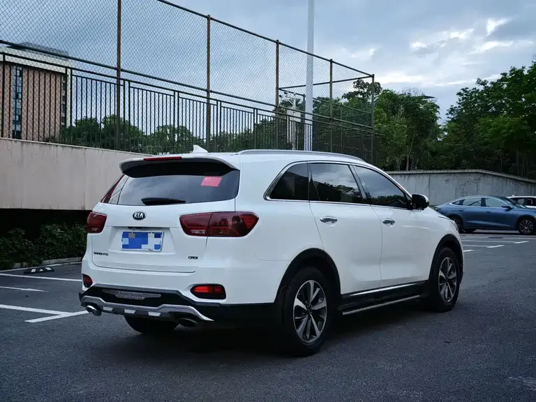 Kia Sorento 索兰托 2018款 索兰托L 2.0 T 柴油2 WD豪华版 5座