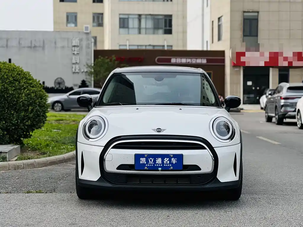 MINI Facelift 1.5 T COOPER Artist 5-door