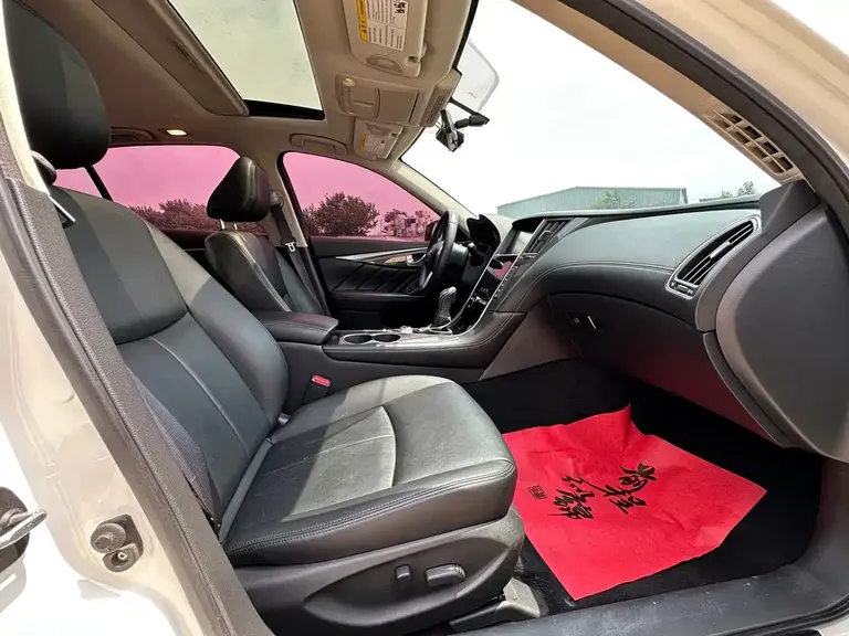 Infiniti Q50 L 2.0 T Comfort CN-VI