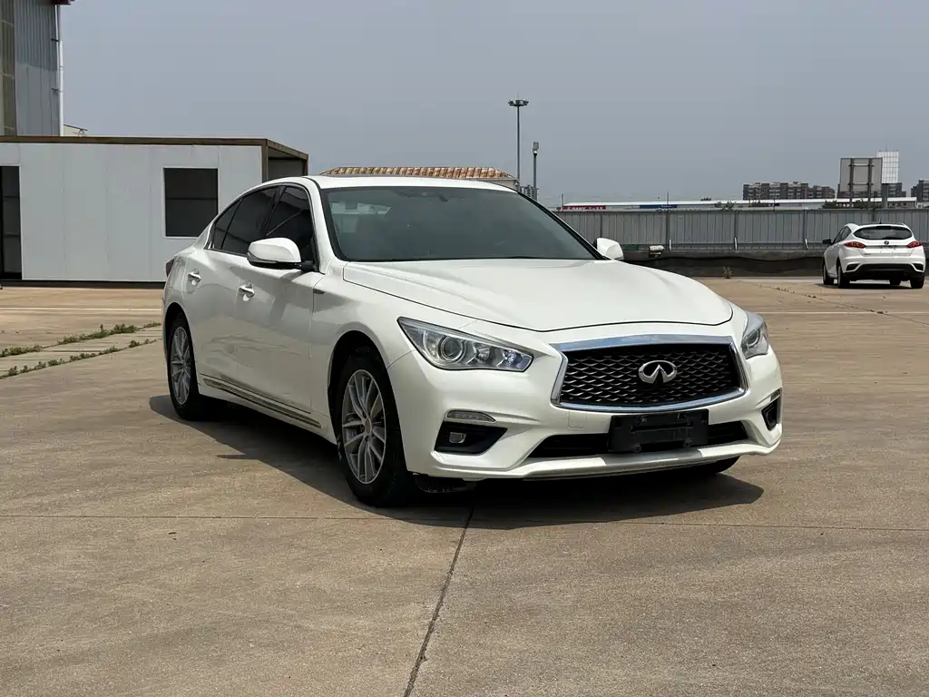 Infiniti Q50 L 2.0 T Comfort CN-VI