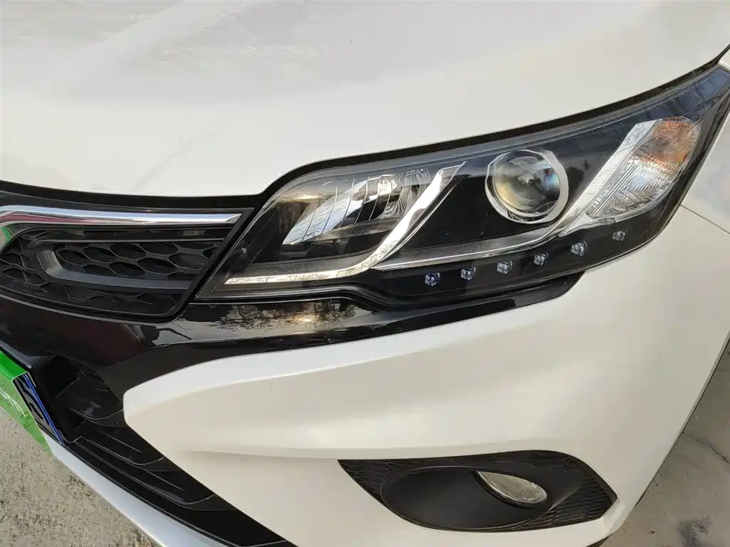 Soueast DX3 东南DX3 2022款 1.5 L 手动豪华型