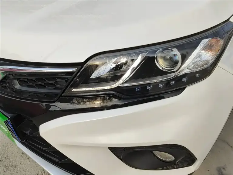 Soueast DX3 东南DX3 2022款 1.5 L 手动豪华型