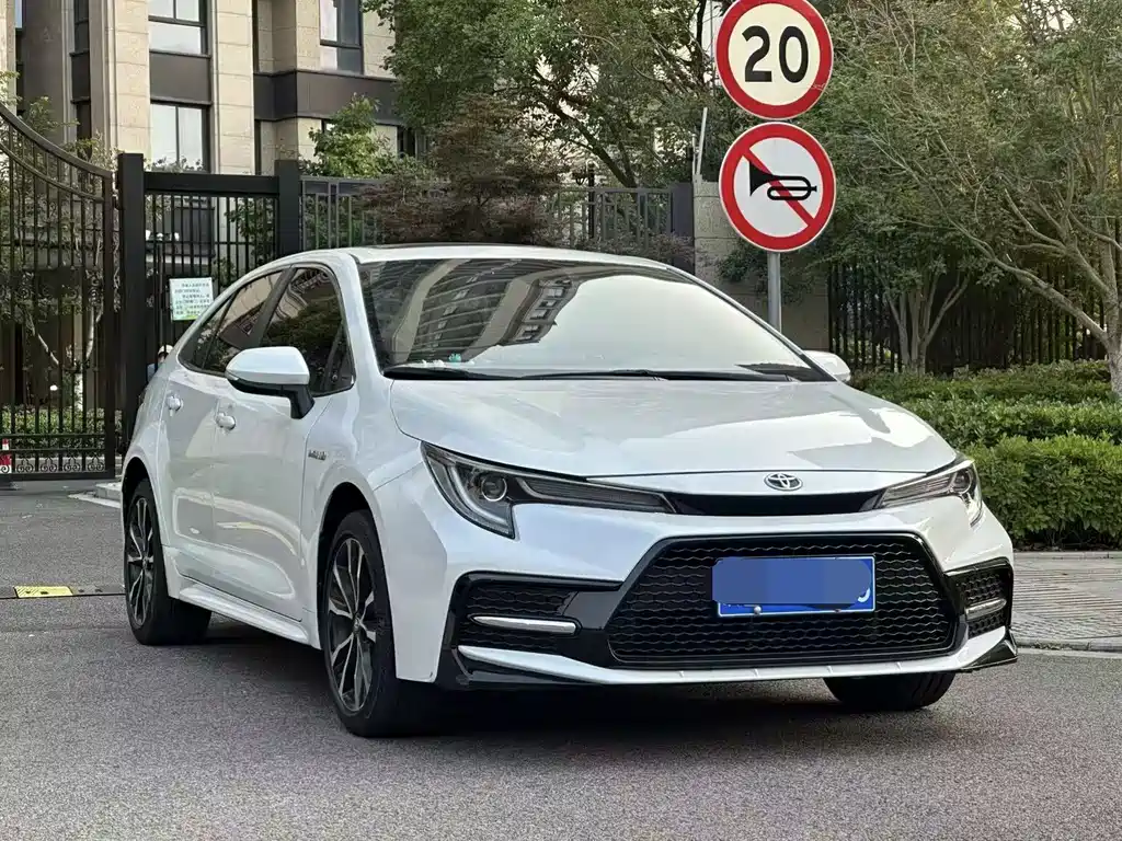 Levin Dual Engine 1.8 H E-CVT Sport